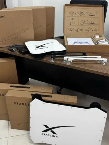 Antena via satélite Starlink Mini