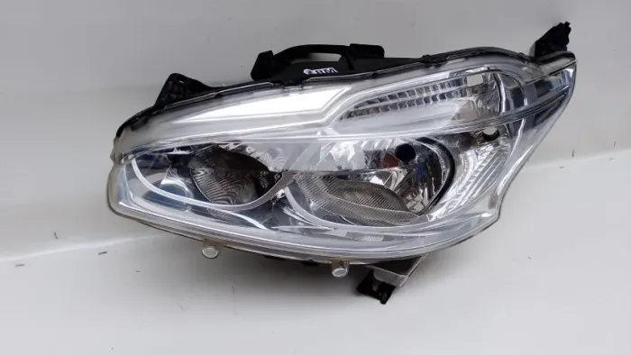 Farol Peugeot 208 Cromado Sem Led 2013 A 2016 Esquerdo/motorista