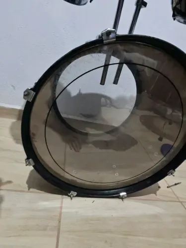 Vendo bateria pearl ou troco por violão de nylon
