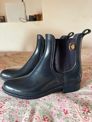 Bota Tommy Hilfiger tamanho 36