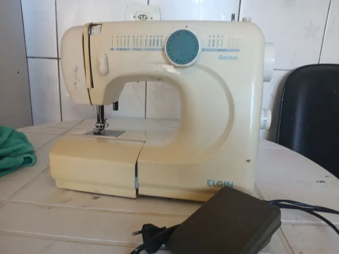Maquina doméstica elgin