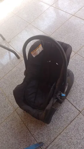 Vendo bebê conforto gazareno falta o cinto que encaixa na sintura mais e baratinho pra