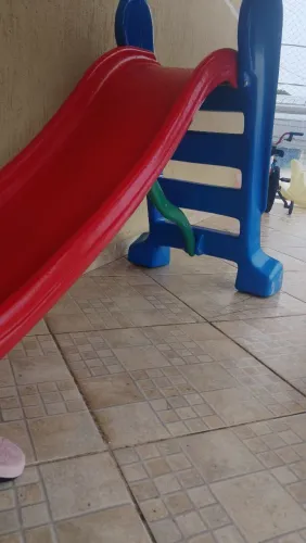 Escorregador infantil 
