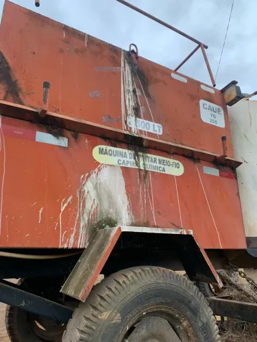 Máquina de pintura viária 