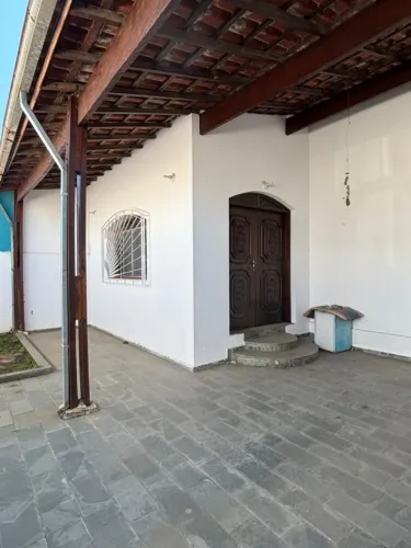 Casa a venda no Jd do Vale I em Guaratinguetá