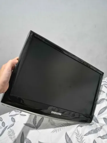 Monitor Samsung em Ótimo Estado + Cabos + Adaptador HDMI