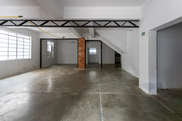Sobrado comercial, 350m² para locação, Setor Central.