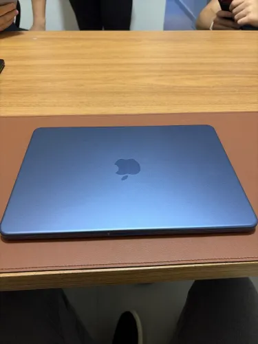 MacBook Neo 256 GB em estado de novo 