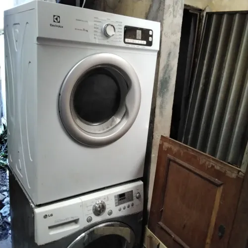 Vendo de adora de roupas Eletrolux 11 kg