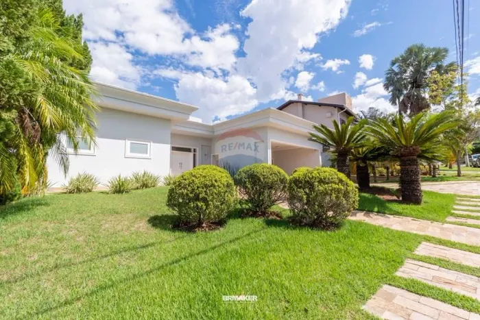 RE/MAX CASANOVA VENDE - CASA EM CONDOMÍNIO - 2 QUARTOS - 2 SUÍTES - TÉRREA - SOUSAS