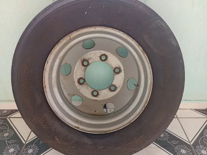 Pneu caminhão 3/4