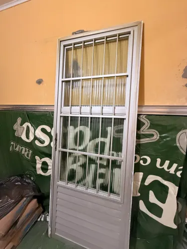 Porta de alumínio 70cm