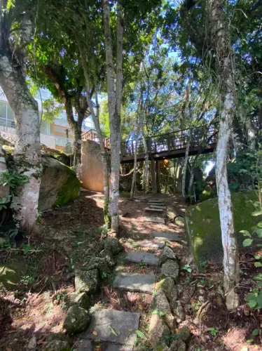 Casa para venda tem 1004 metros quadrados com 5 quartos em Cacupé - Florianópolis - SC