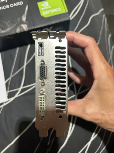 Placa de video 750 TI