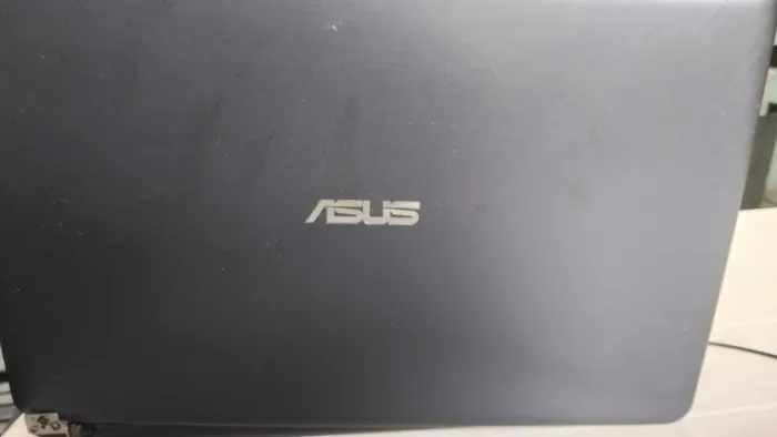 Notebook Asus , tela 15 polegadas , HD 500gb, carregador original.