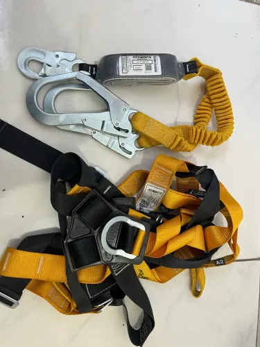 Cinto de segurança com talabartes