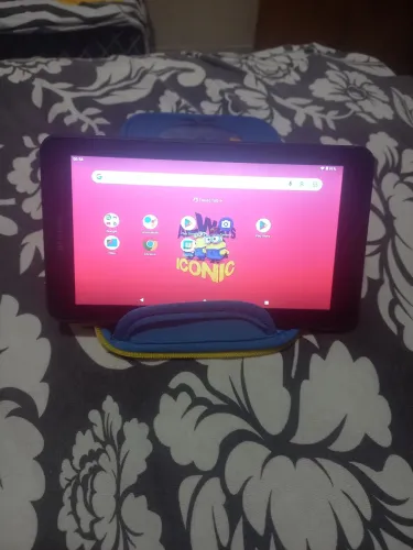 Tablet semi novo pouco tempo de uso