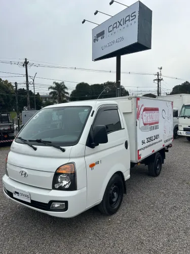 Hyundai HR com baú 