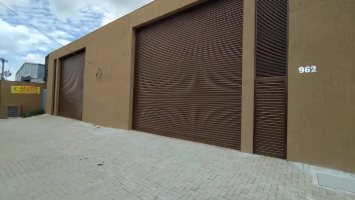 Galpão Comercial com área de carga e descarga