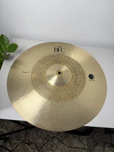 Crash BFC Brazilian Finest Cymbals Dry Dark 19" DDCR19 em Bronze B20