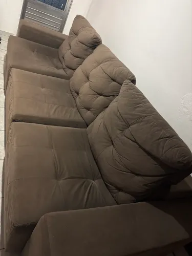 Sofá novo enorme cabe a família toda 