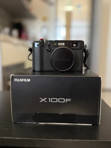 Fujfilm X100F Preta Praticamente Nova