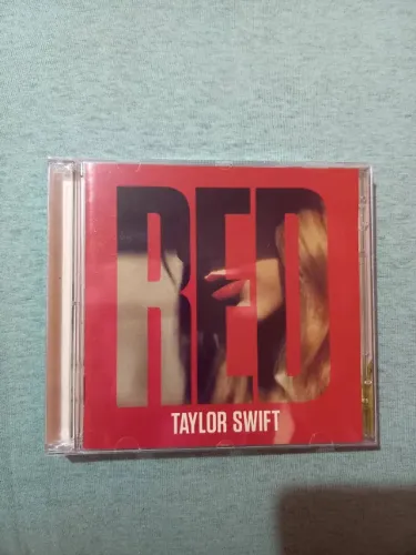 Red deluxe taylor swift versão com dois cds 