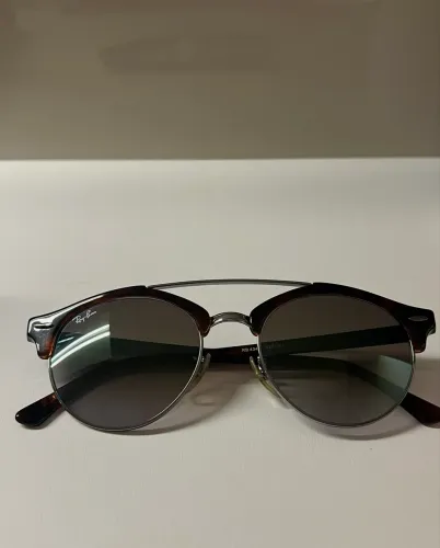 Vendo óculos rayban original