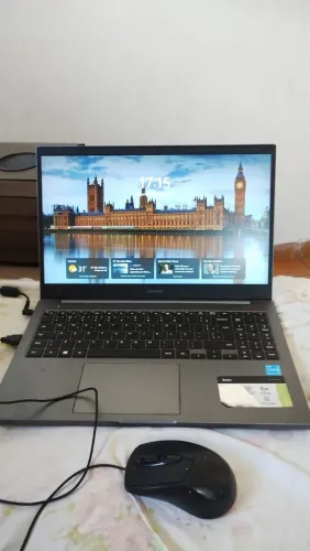 Notebook Samsung i3 Samsung  só está com um defeito no touch funciona com mouse 