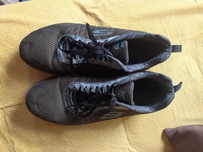 TÊNIS SKECHERS