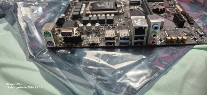 Placa mãe LGA 1700 H610M DDR4 (BIOS ATUALIZADA E SEM ESPELHO)