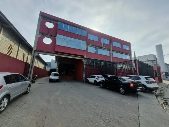 GALPÃO INDUSTRIAL PARA LOCAÇÃO RUA COIMBRA | 2.300 M2