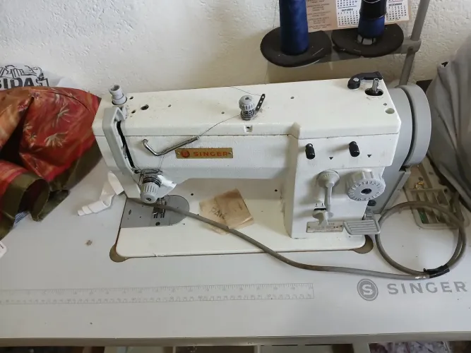 Vendo máquina de costura semi industrial