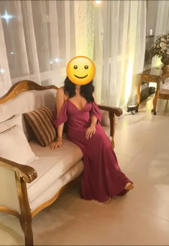 Vestido longo de festa.