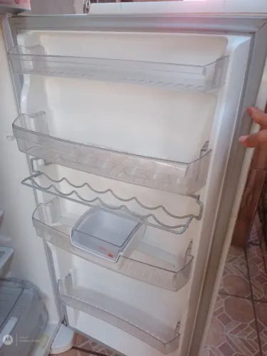 Geladeira 432 l Brastemp problema no motor.