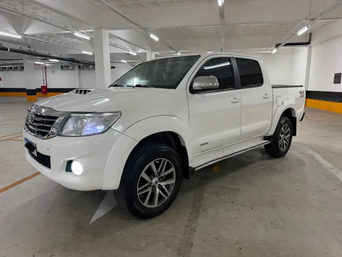 Toyota Hilux CD SRV D4-d 4X4 3.0 TDI Diesel AUT 2013