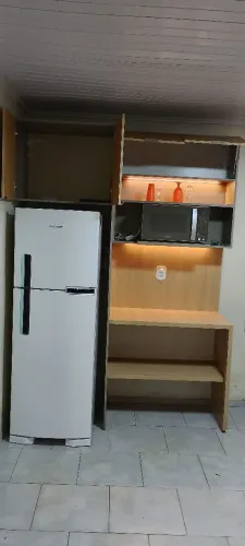 Bancada de cozinha com painel,e iluminação em led