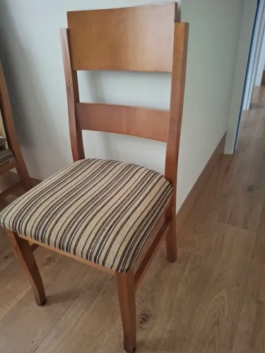 Mesa de jantar e 6 cadeiras