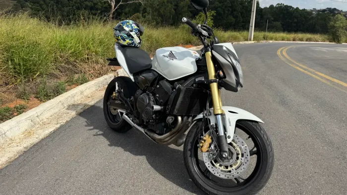 HONDA HORNET 2013 À VENDA 