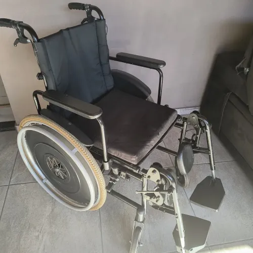 Cadeira de Rodas para adulto Reclinável Desmontável com Elevação de Pernas