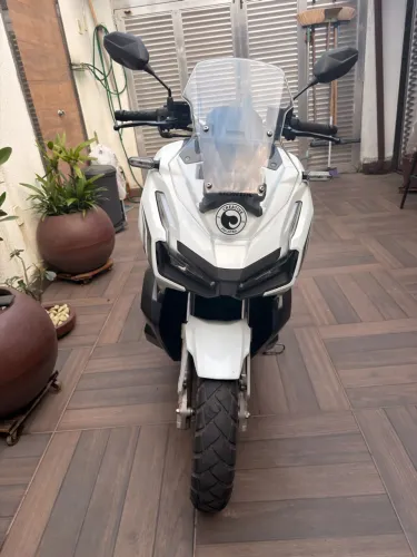 ADV 150 branca 2021