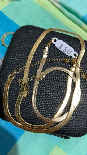 Conjunto folheado dourado 