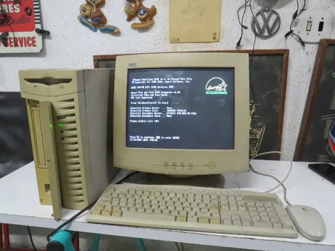 computador antigo completo