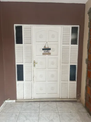 Portas, Janelas e grades.