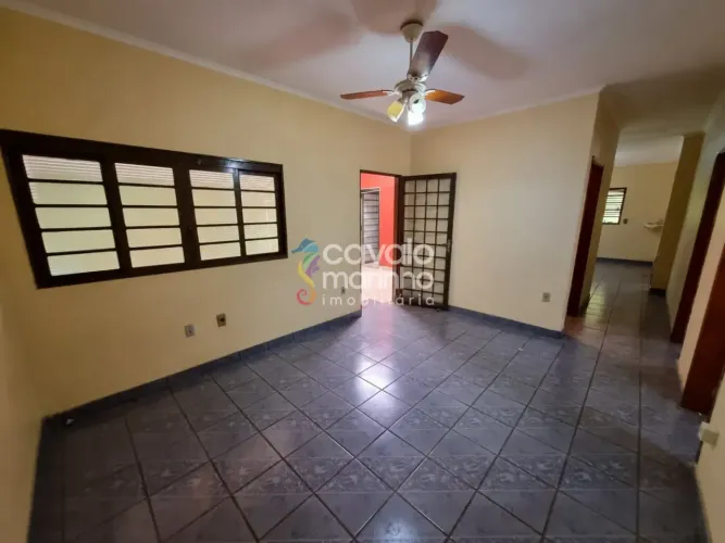 Casa à venda com 3 quartos e 2 vagas, 208m² - Ipiranga.