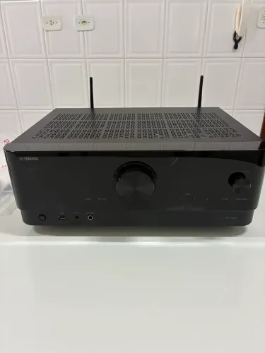 Receiver Yamaha RXV6A 