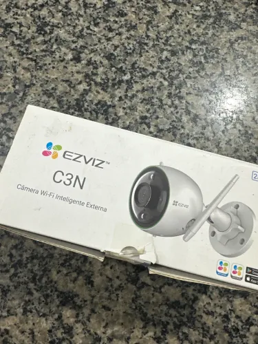 Câmera full Hd com Wi-Fi nova na caixa