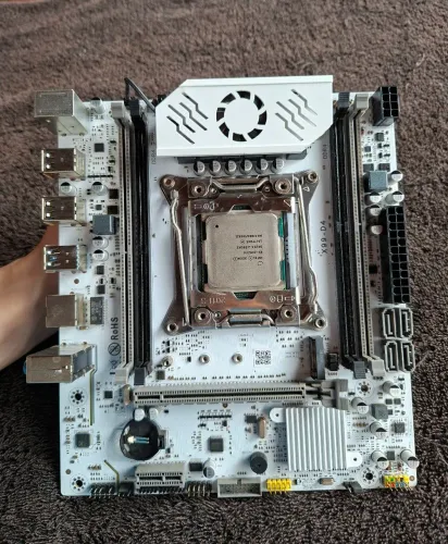 Kit Motherboard X99 Branca + Processador Intel Xeon E5-2682 v4 (16 Cores / 32 Threads)