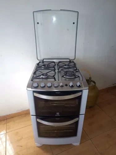 Fogão Electrolux 4 bocas duplo forno 