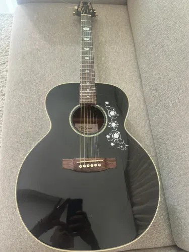 Violão Takamine